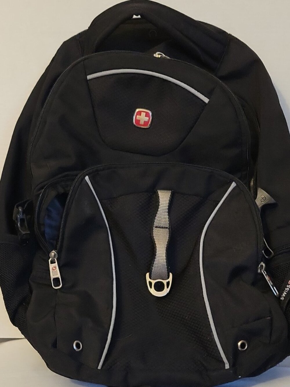 SWISSGEAR Airflow Large Backpack, Airflow Back Panel, Zip, Padded Straps, Black